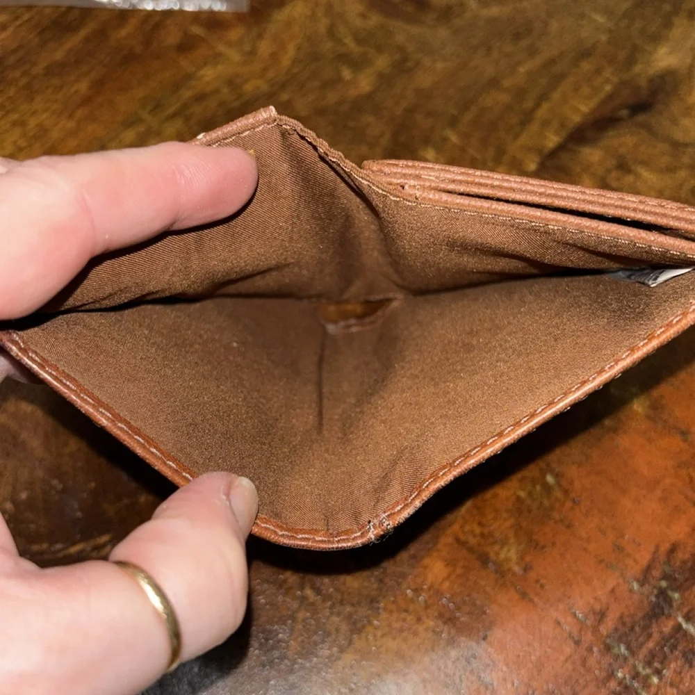 FOSSIL Madison Multifunction Wallet - Picture 7 of 8